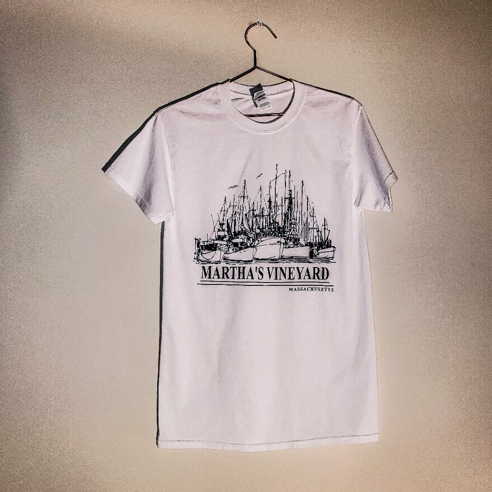 Gildan | Martha's Vineyard Graphic Tee